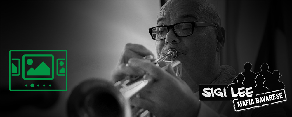 das slideshow-Fenster für 'mafia-bavarese.de' anzeigen ...
Der Herzblut-Musiker Sigi Lee :: Woldmuse, Mafia Bavarese, Big Band, Liam, ... und sehr viel mehr.